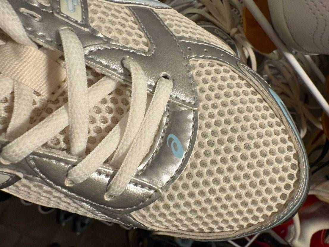 今回の2種モデルヴィンテージテックの流れ汲んで、前回のモデルにはなかったKITH