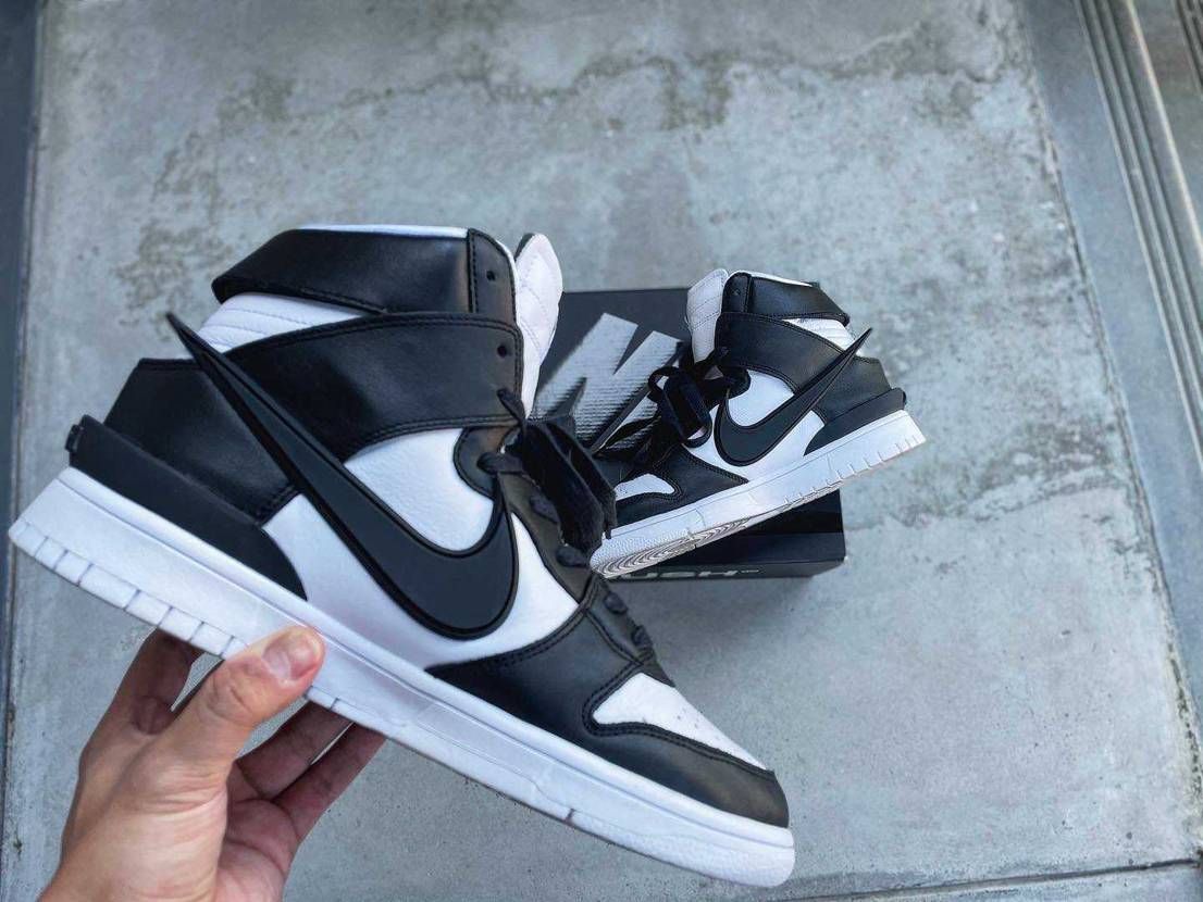 悩みに悩んで今年最初はambushとなりました
3ヶ月sneaker買ってなか