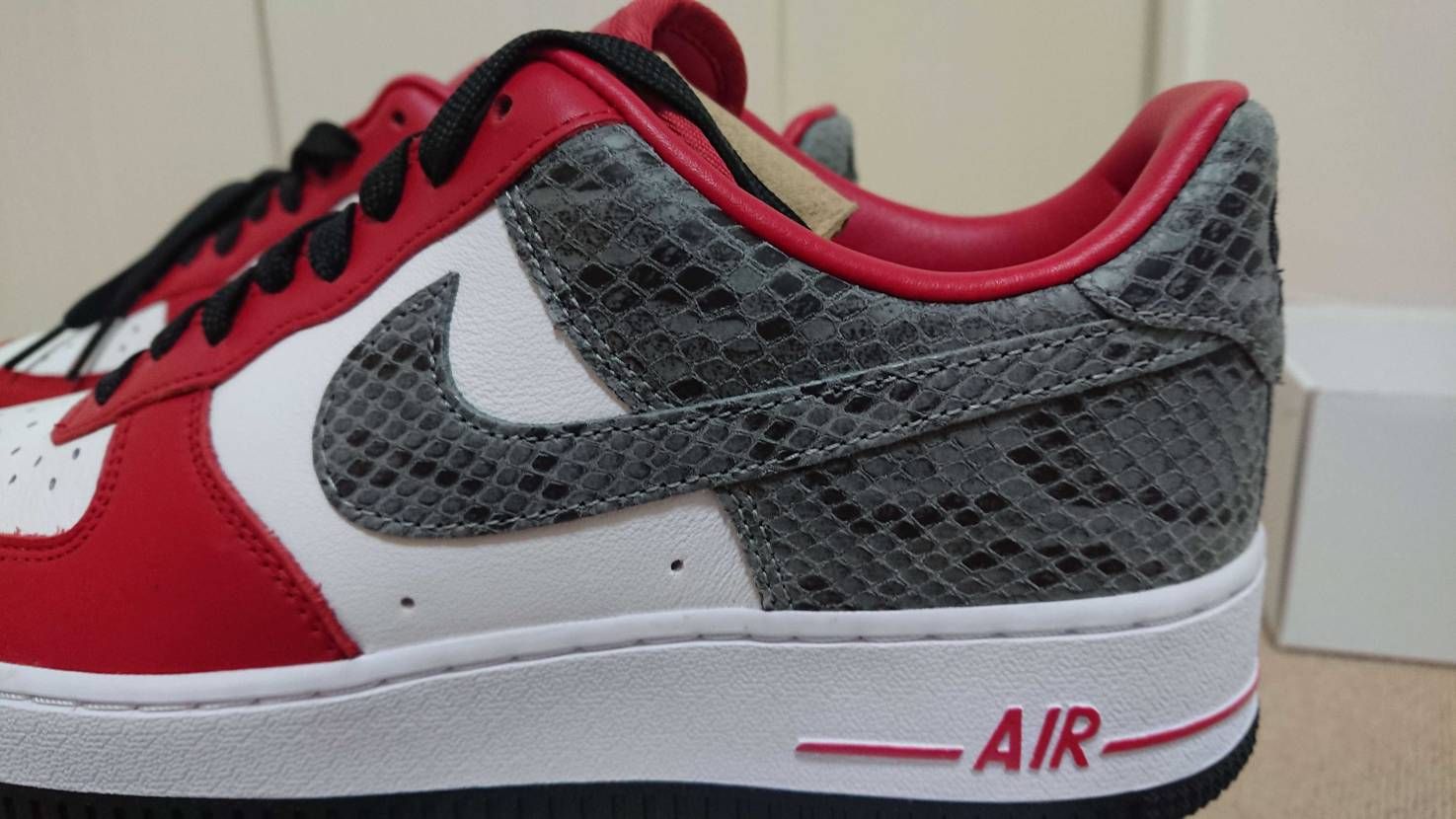 アンロックド届いたけど…なんかスネークスキンの色味がめっちゃ