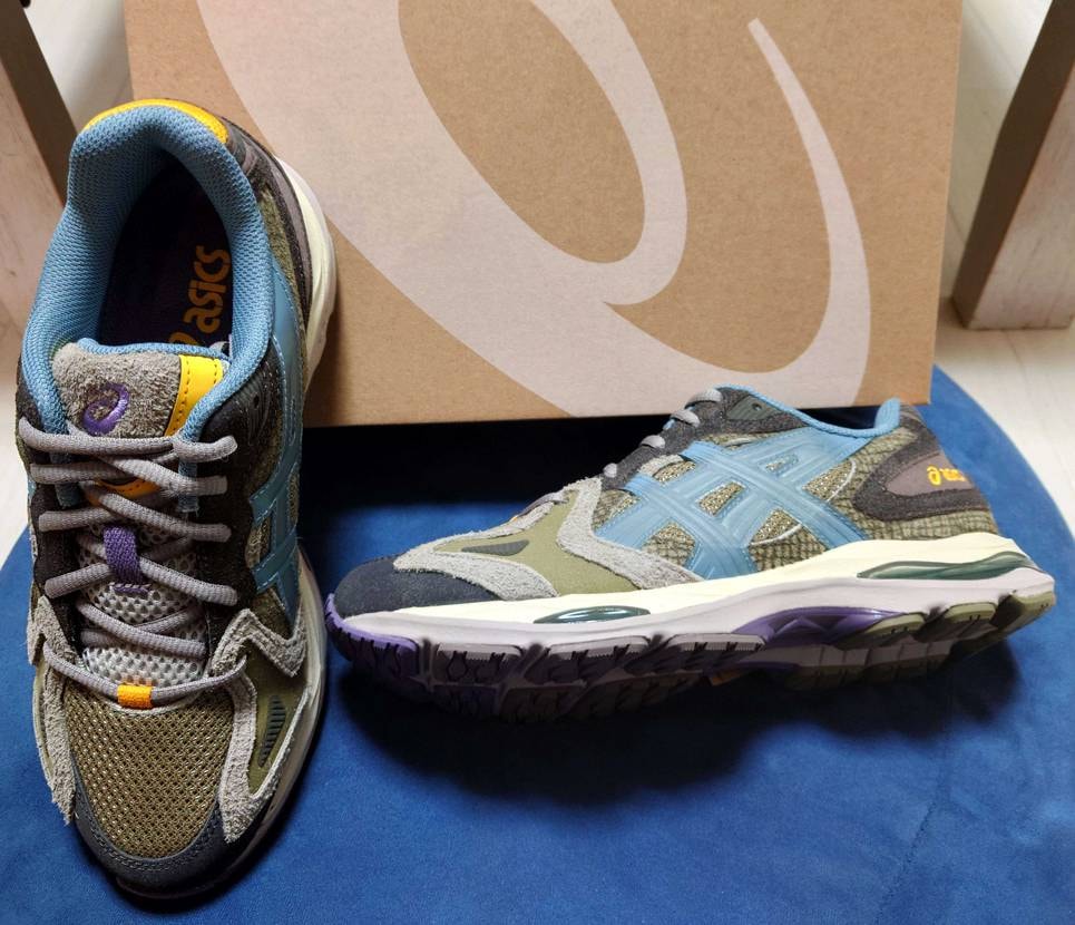 本日とうちゃ〜く🙌

くすみ色だらけの中で、ゴールドとパープルの使い所がサイ