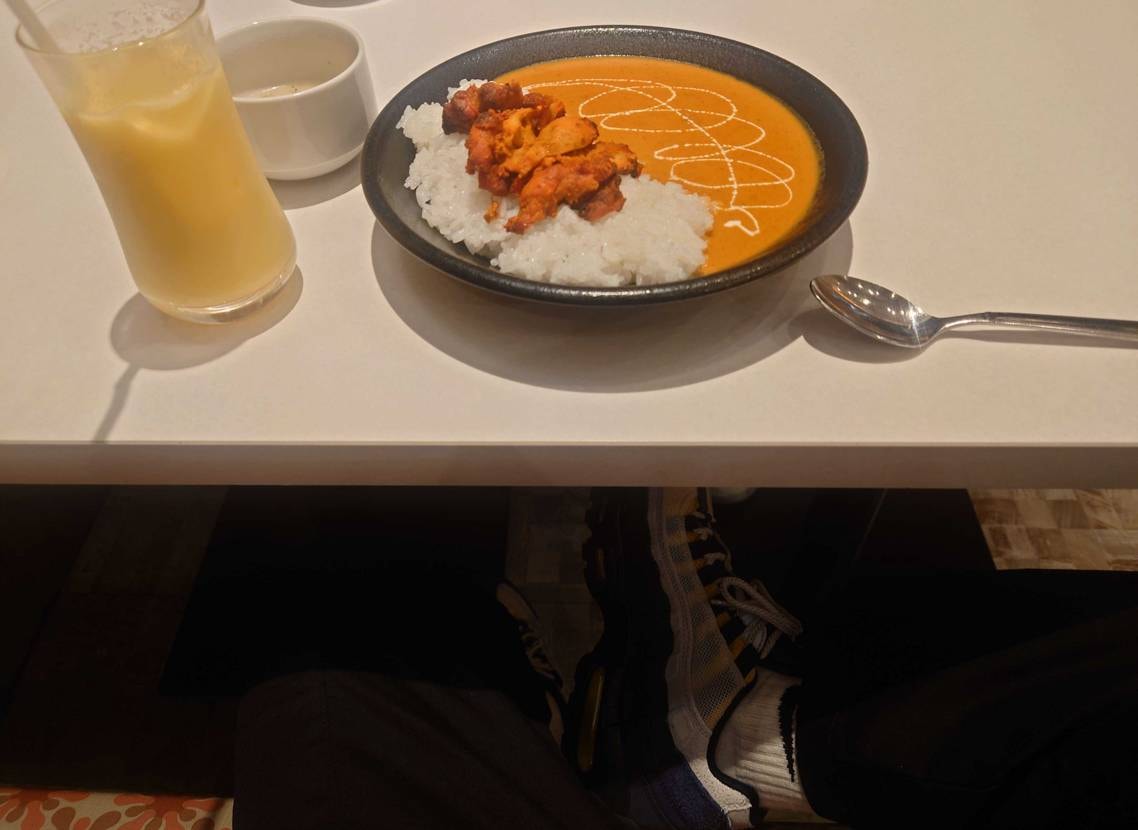 今日👟と🍛😃

購入後約半年経って初履き😅
そして…届いて開けてもなかった