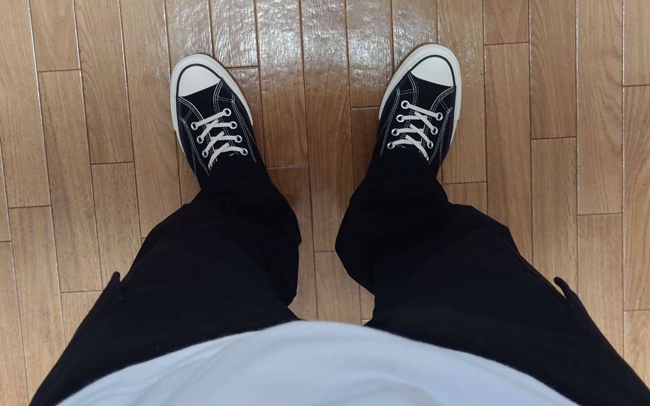 今日👟😃

5,000円くらいで出てるセール品のオールスターと見た目ほとんど