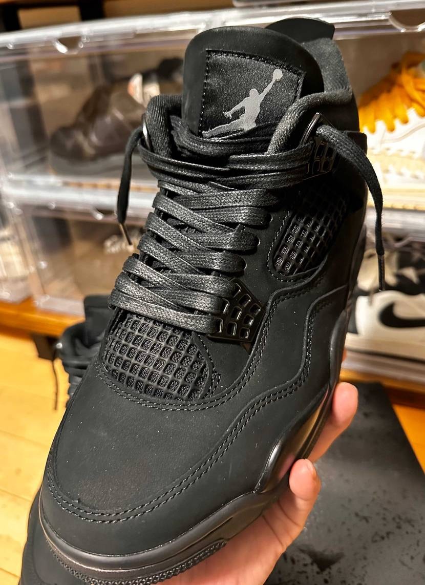 ブラックキャット届きました！
シューレースはブラックのワッ