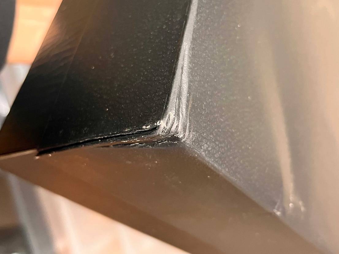 毎度の事ながら、スニカスで当たって届く度に箱がボコボコなのがさぁ。
本体無事だ