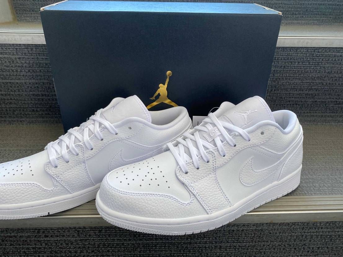 ジョーダン1lowのホワイトをカスタマイズ用に買ってみた。注文した当日、手元に届
