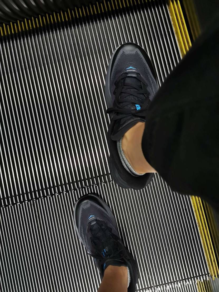 雨用。こちらではあまり人気の無いhokaですが、履いてみると