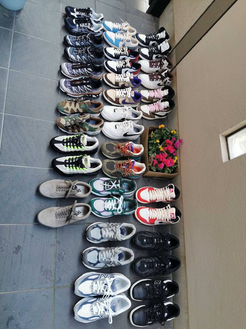 スニーカーのクリーニング完了。
めちゃくちゃ寒かった❄
タワシでゴシゴシして