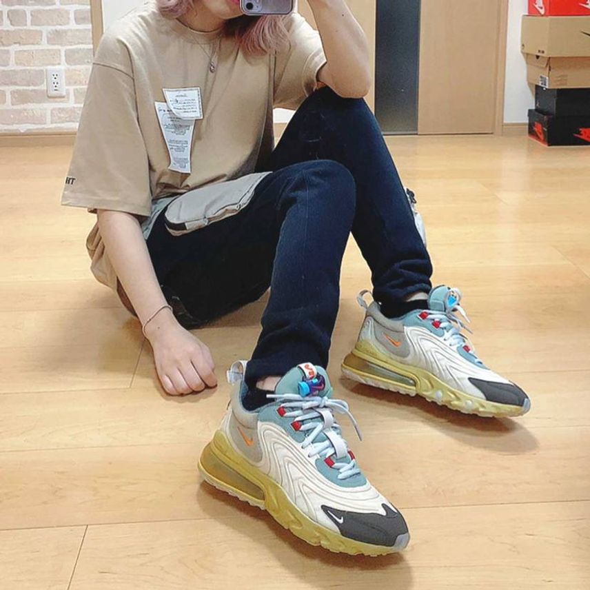 スニーカー、フーディー、パンツ
全て揃いました😀
どれも良かったのです