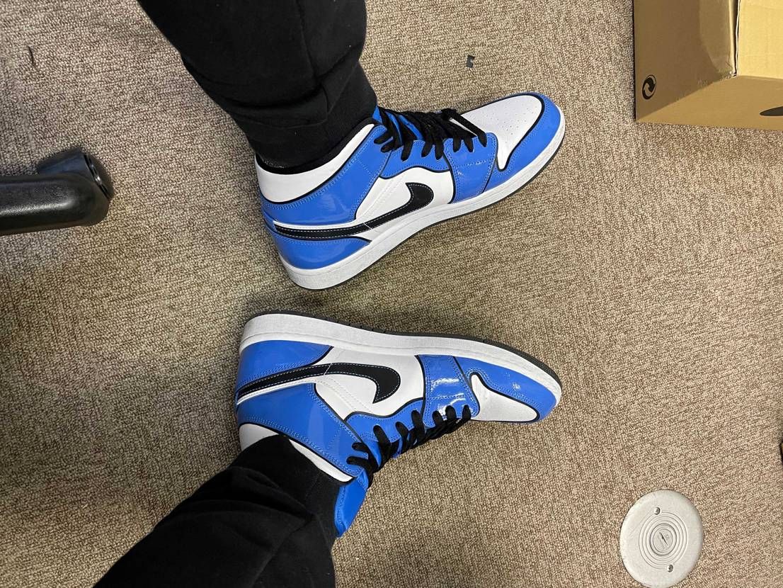 カラーリングに一目惚れ
スニダンで定価以下で買え、デイリーユースで吐き潰そう！