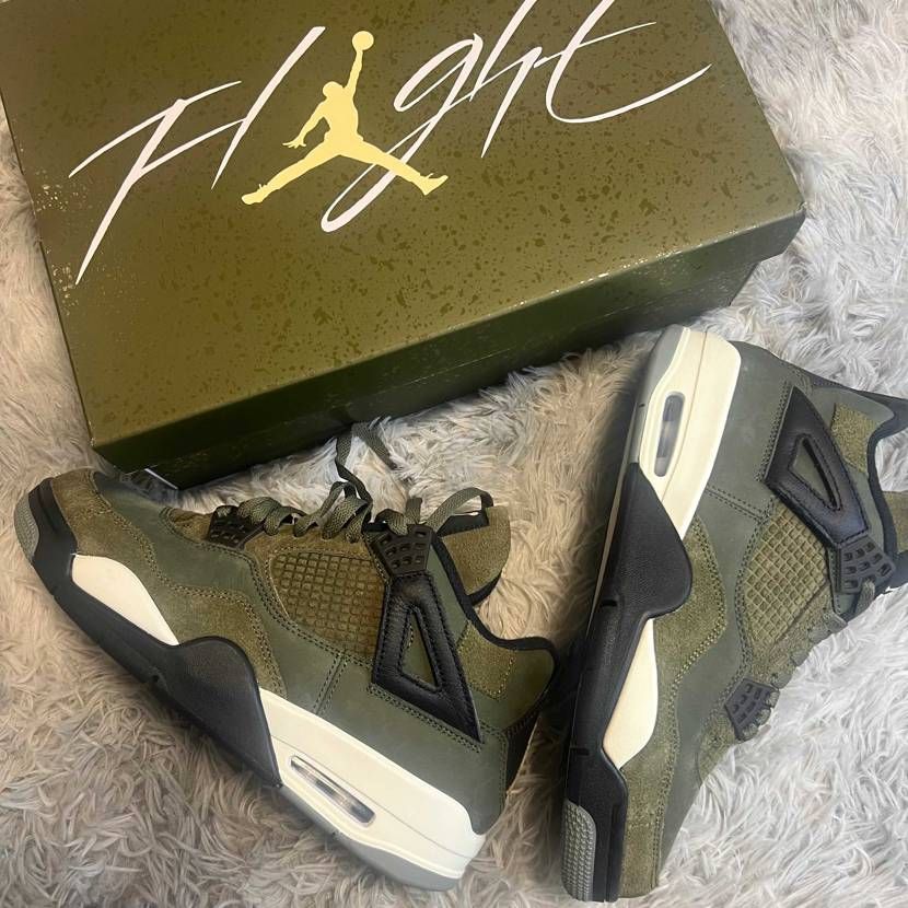 今回のaj4個人的に渋過ぎて好きです。
シューレース別で入