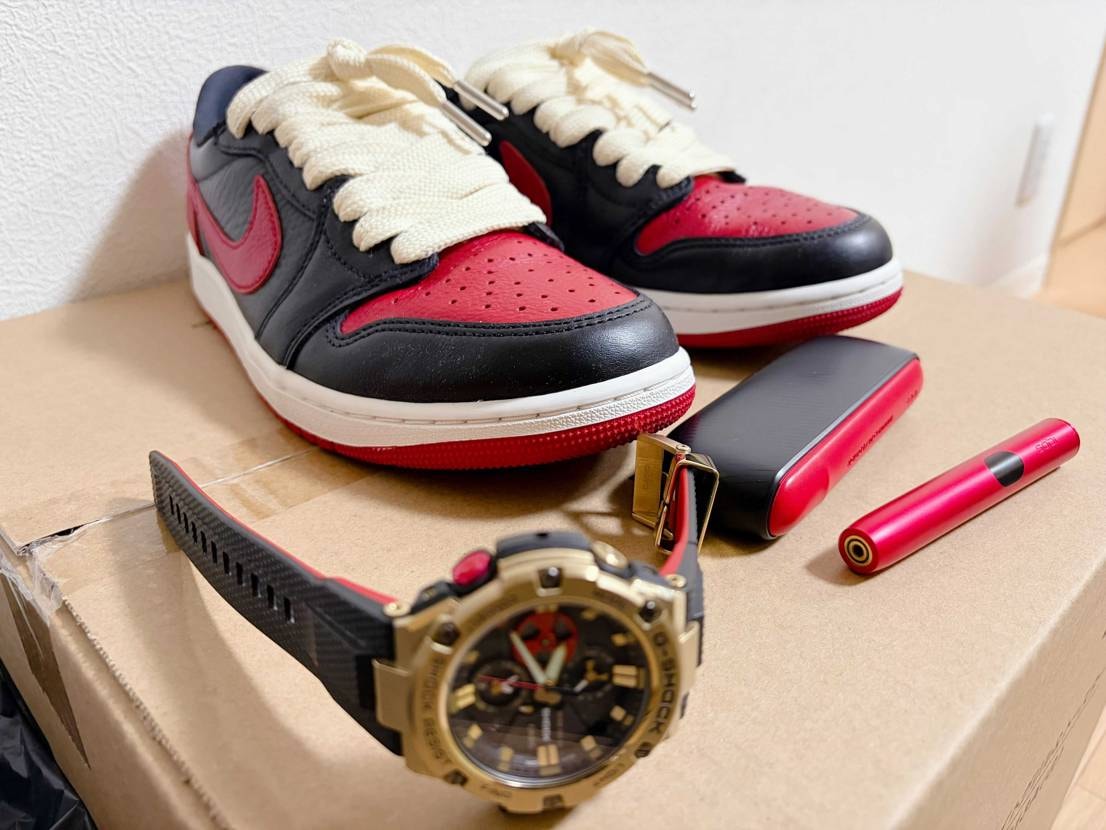 今日の1足と、相棒たち。
セイル紐に変えたAJ1 Low "Banned" に