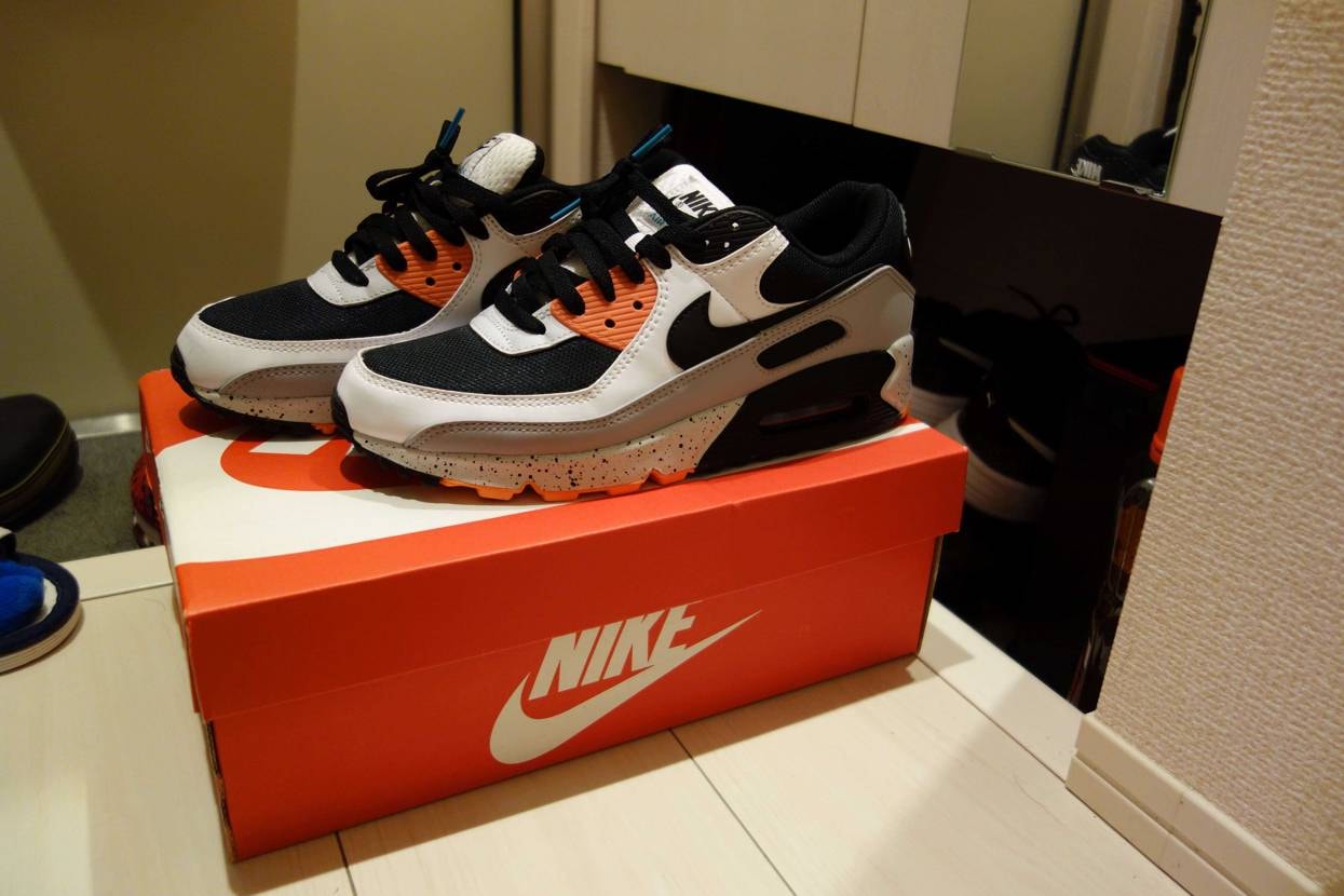 エアマックス 90 ホワイト/ブラック/グレー
26.5cm