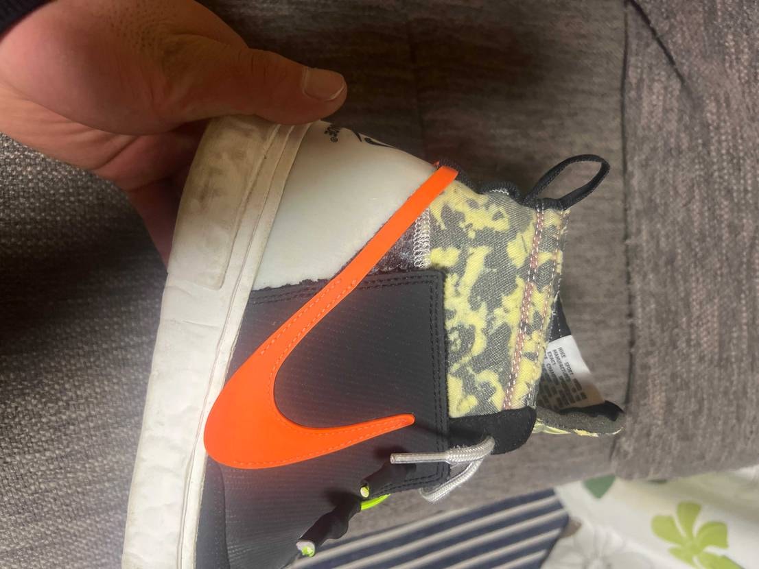 みなさんに質問なんですけど、こういうスポンジの黄ばみってとれるんでしょうか？？教