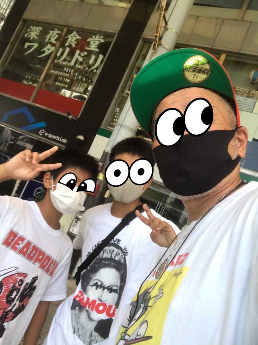 今日も暑いが
学校も休みなので
子供たちと古着屋巡り
