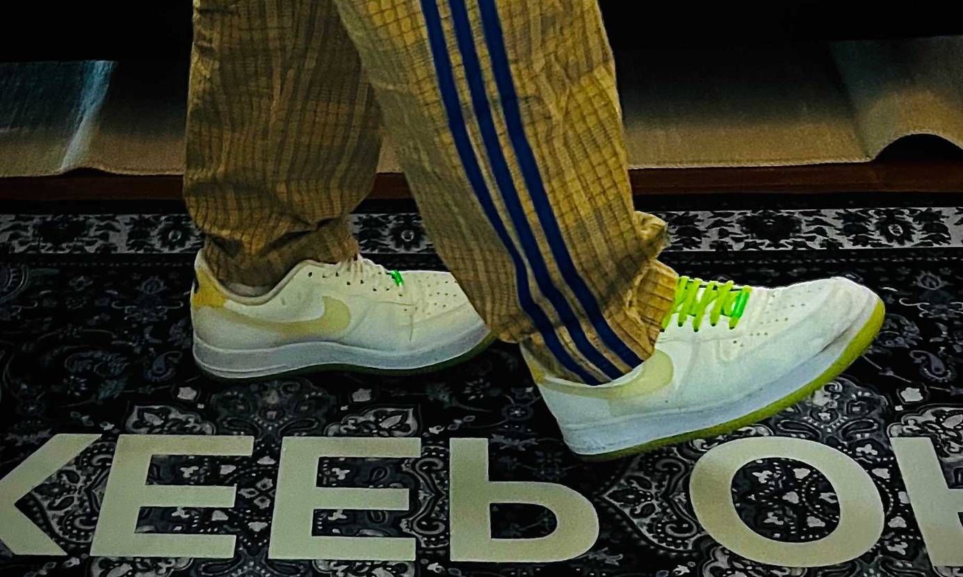 AIR FORCE 1 は
シンプルがカッコいい👌
シューレスは左右ちがう色