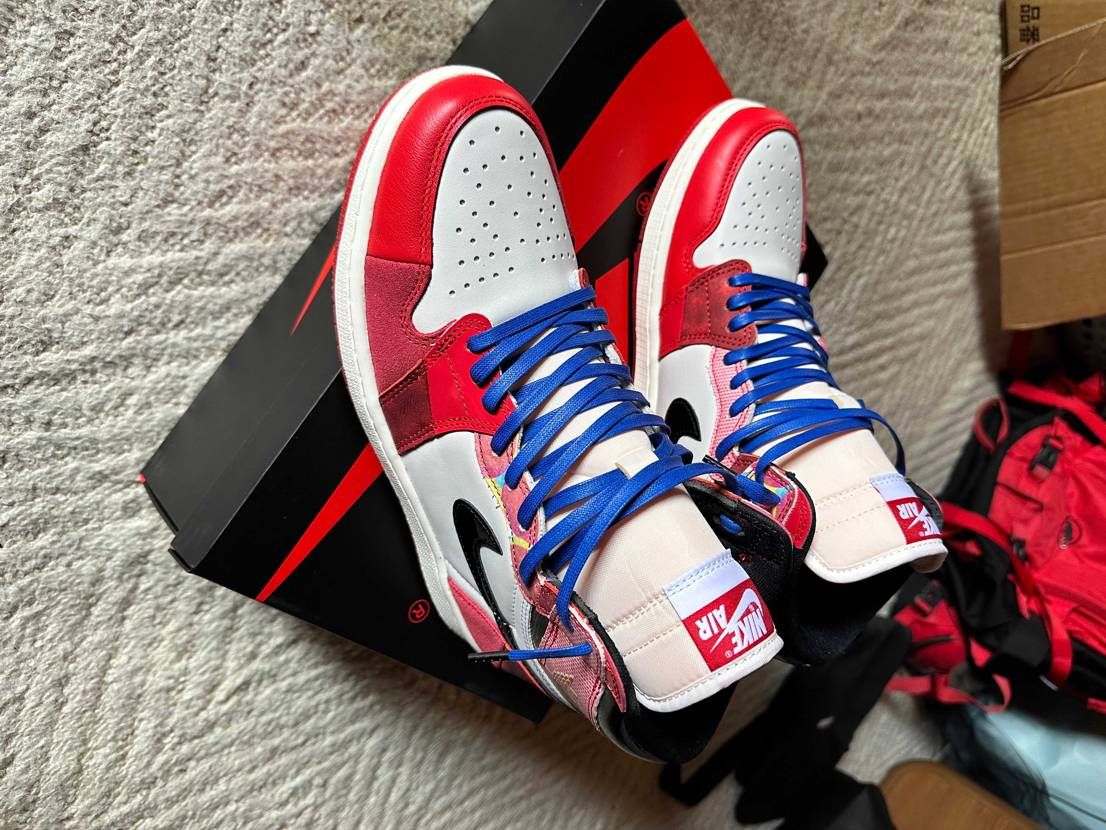 定番だけどブルーのシューレースかっこよ😄