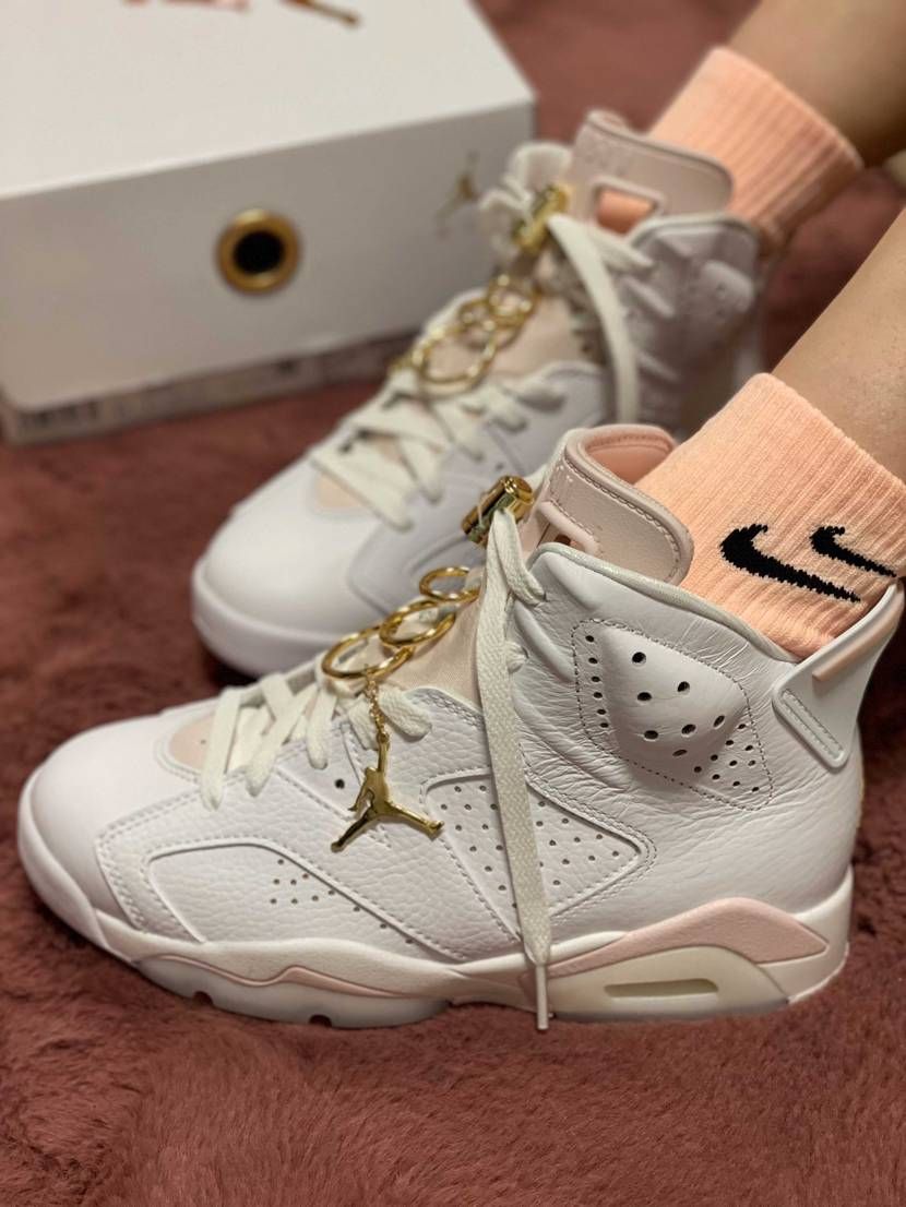 嫁ちゃんAJ6到着した!👟想像通りめっちゃ可愛いやん😻✨
そろそろ自分