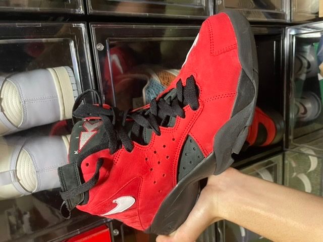 エアマエストロkith買う方いないですか？
中古です！26.5
写真横ですい