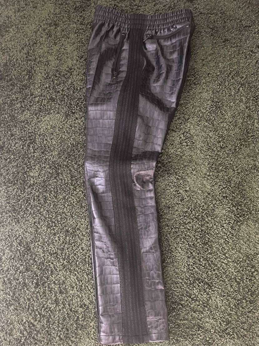 needles出品したのでよかったら！！
フェイクレザーです。