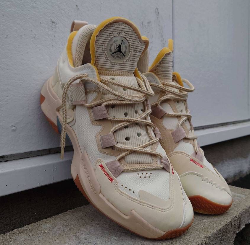ジョーダン　ワイノットゼロ5
靴紐をベージュ/ホワイトに変えてみました😆
か