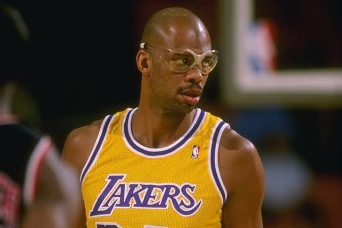 nbaと聞くとマイケルジョーダンのイメージがありますが、
通算得点がレブロンよ