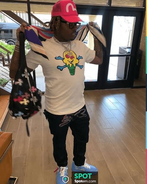 ラッパー雑学

gunna(ガンナ)は幼少期の写真が無い。