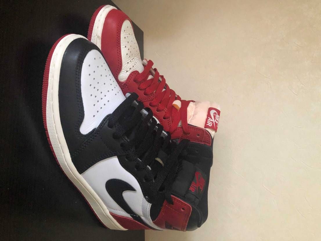 左右別(バカ履き)

スケートボーダーのランスマウンテンはこの色違いの
を