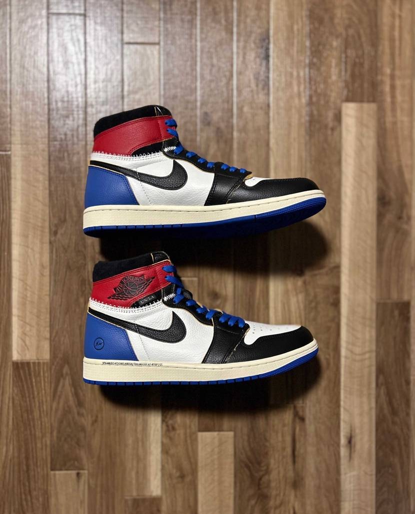 ようやく本日受取りました📦
靴紐はブルーで🟦