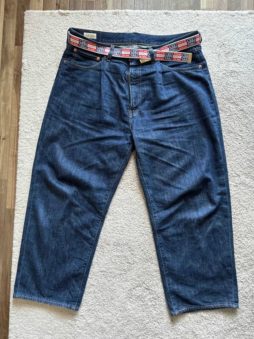 リジットジーンズ履き始めて1年経過の様子👖
ハチノス、ヒゲ