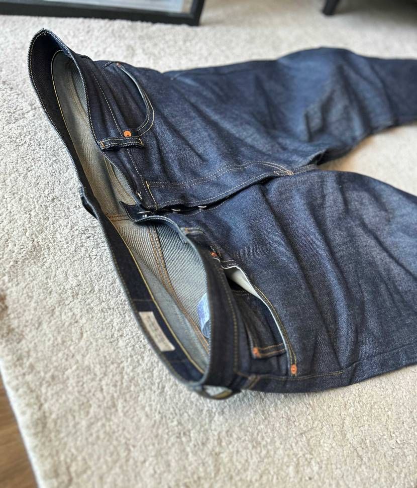 一昨日予約してたジーンズ到着してさっそく履き始めました👖
