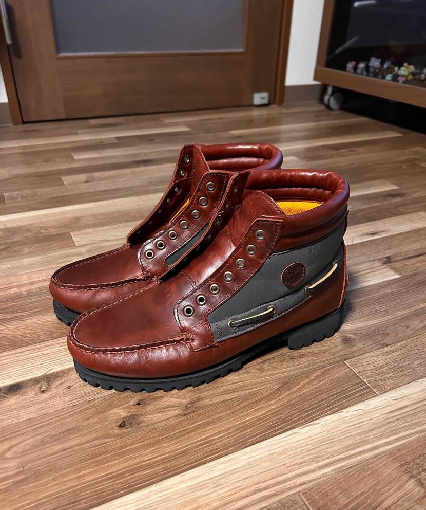 最近履く頻度が増えているブーツにオイル注入🥾
注入前は赤茶