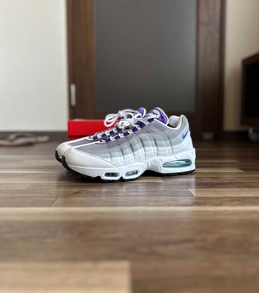 95🍇受け取り📦
足入れてサイズ確認、メンズモデルと同様にAJ1よりハーフアッ