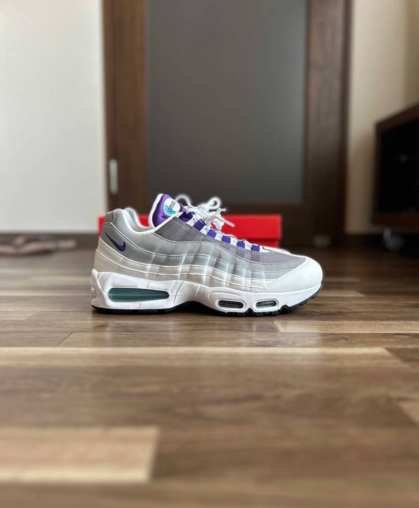 95🍇受け取り📦
足入れてサイズ確認、メンズモデルと同様に