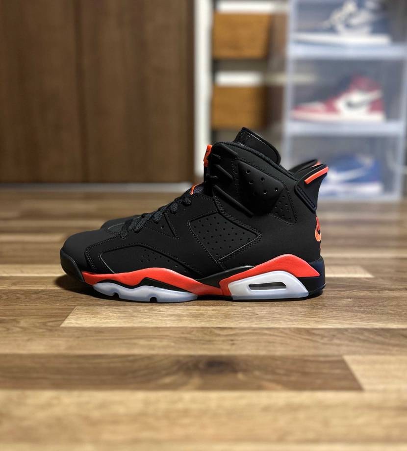 スニカズで先日🐿️ってたのでポチッたセールスマン到着📦
黒赤はなんでもカッコ良