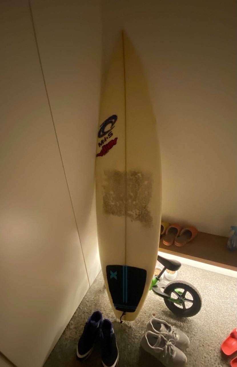 サーフィンで心地よい疲れ。
海に入ると物欲も無くなり、スニーカーの当たりハズレ