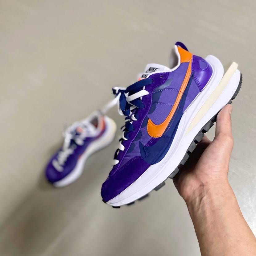 今日はやっと買えたこの子で

綺麗だと少し恥ずかしいのでガンガン履いて小汚く