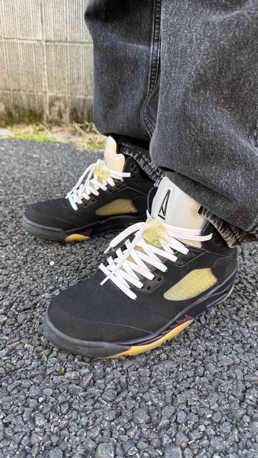 皆さん、こんばんは🌭
平日なのでお正月休み最終日に履いたAJ5でごめんなさい🙇