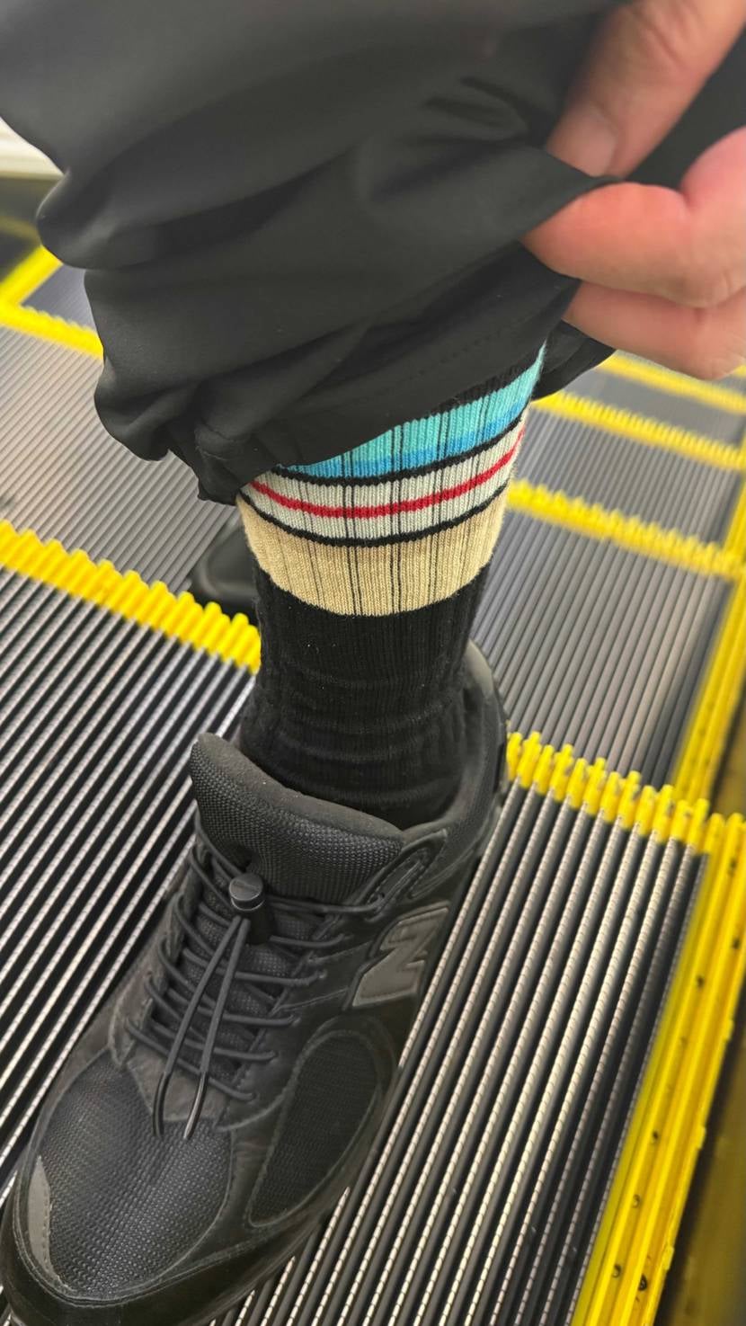 こんばんは、別班ならぬ般ピーです🫡🌭
今日の👟じゃないけど、
最近雨