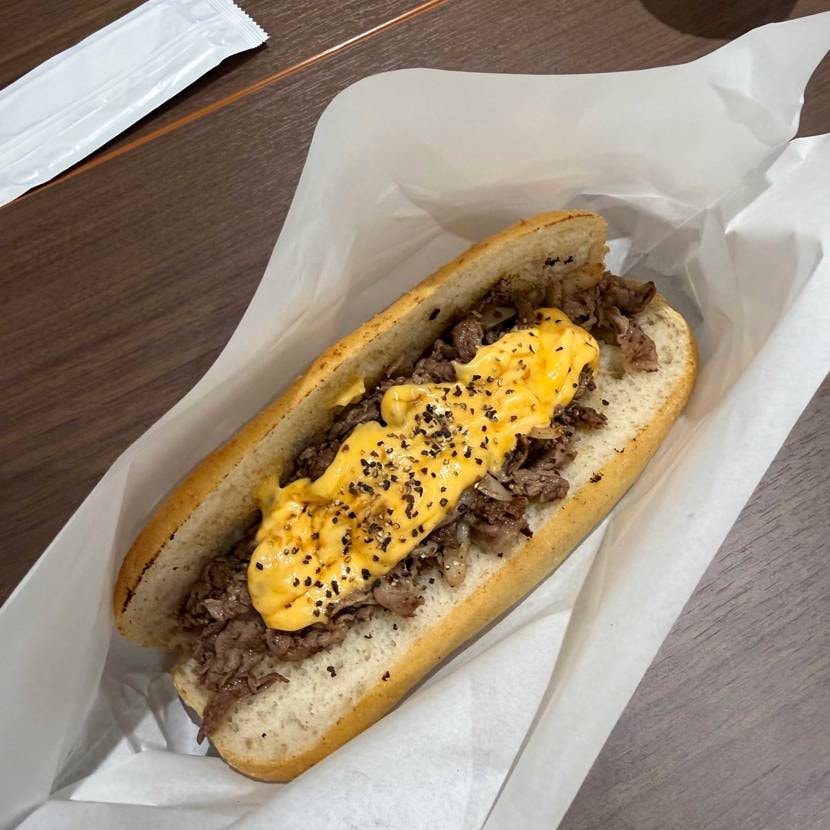 皆さん、おはようございます🌭
あのショップのやつは並んで買