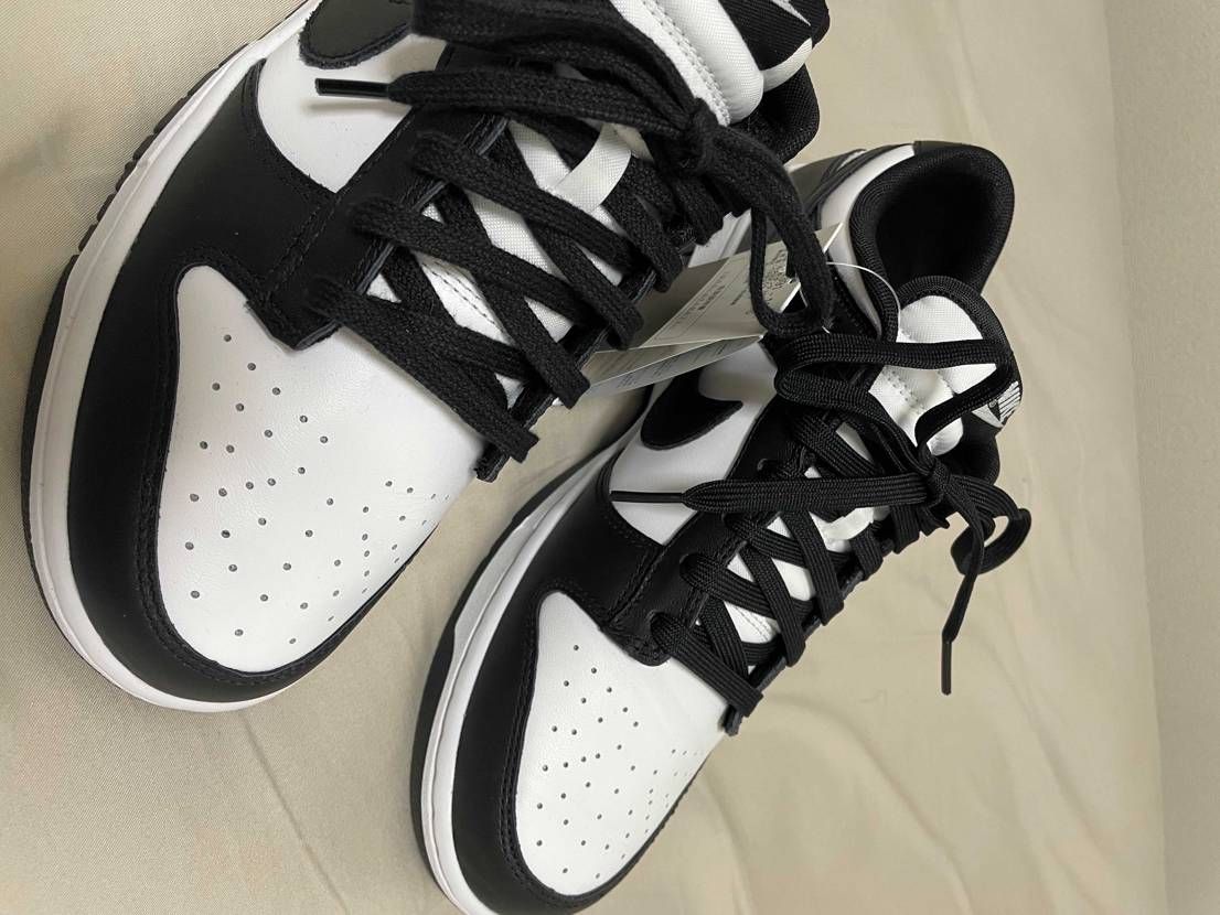 わかりにくいけどシューレース変えてみました
1枚目左
2枚目手前です。反対の