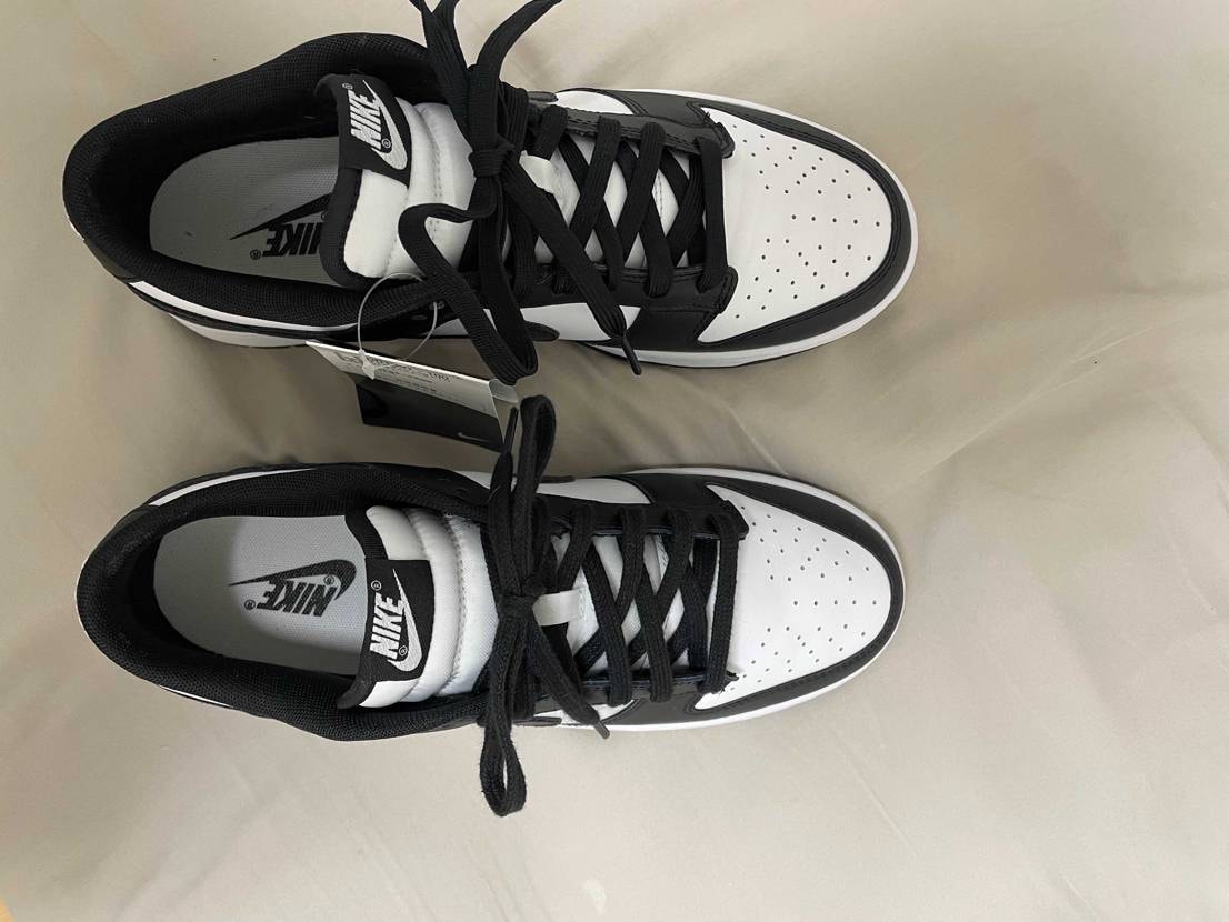 わかりにくいけどシューレース変えてみました
1枚目左
2