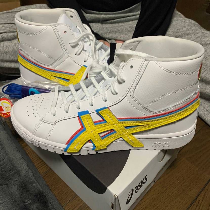 表参道ブラブラしてきました。
俺が目当てのスニーカーは無かったけど
嫁が欲し