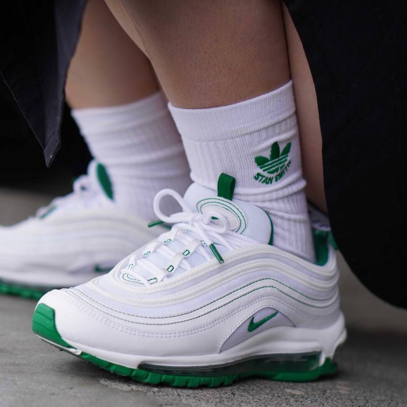 1枚目　嫁の今日スニ
組み合わせ可愛いから許す‼︎
2枚目　俺の今日スニ
