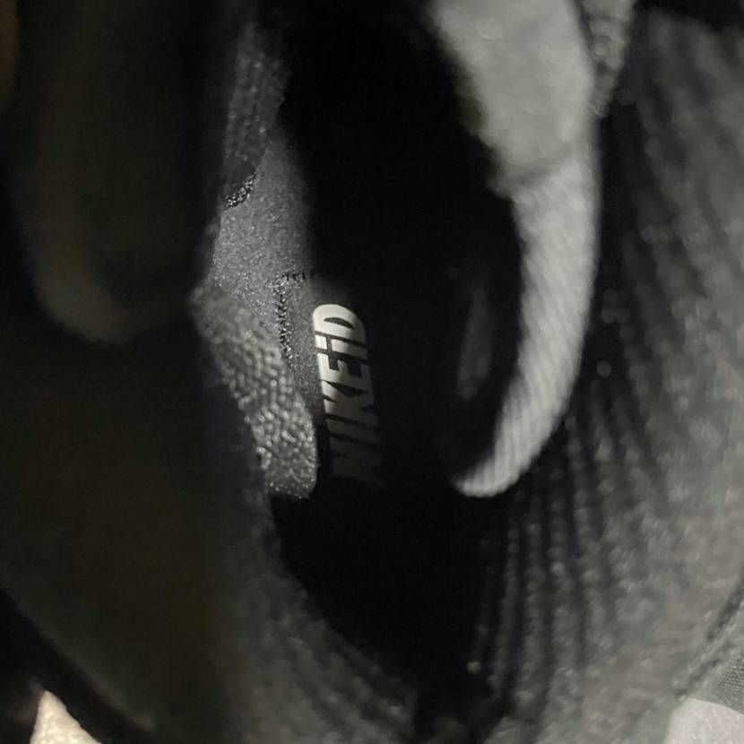 総合買取店に行ったら未使用のNIKEiD発見🥳
時代を感じ