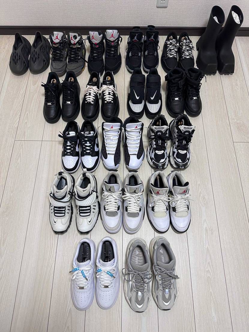 白黒ばっか買ってしまってる