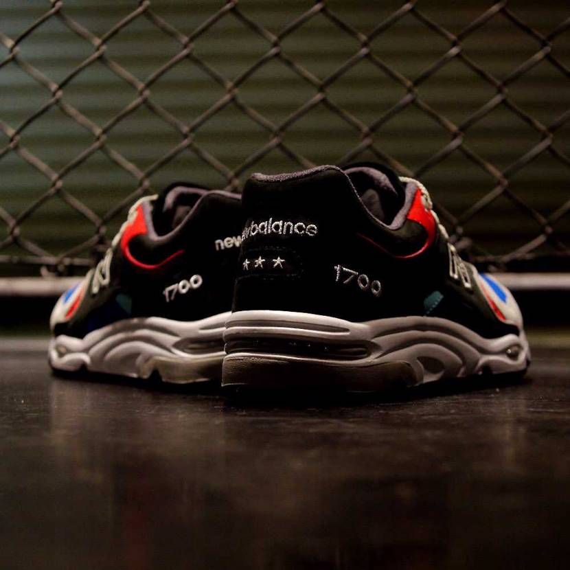 トリプルコラボかぁ。。
今年は金がいくらあっても足りない。