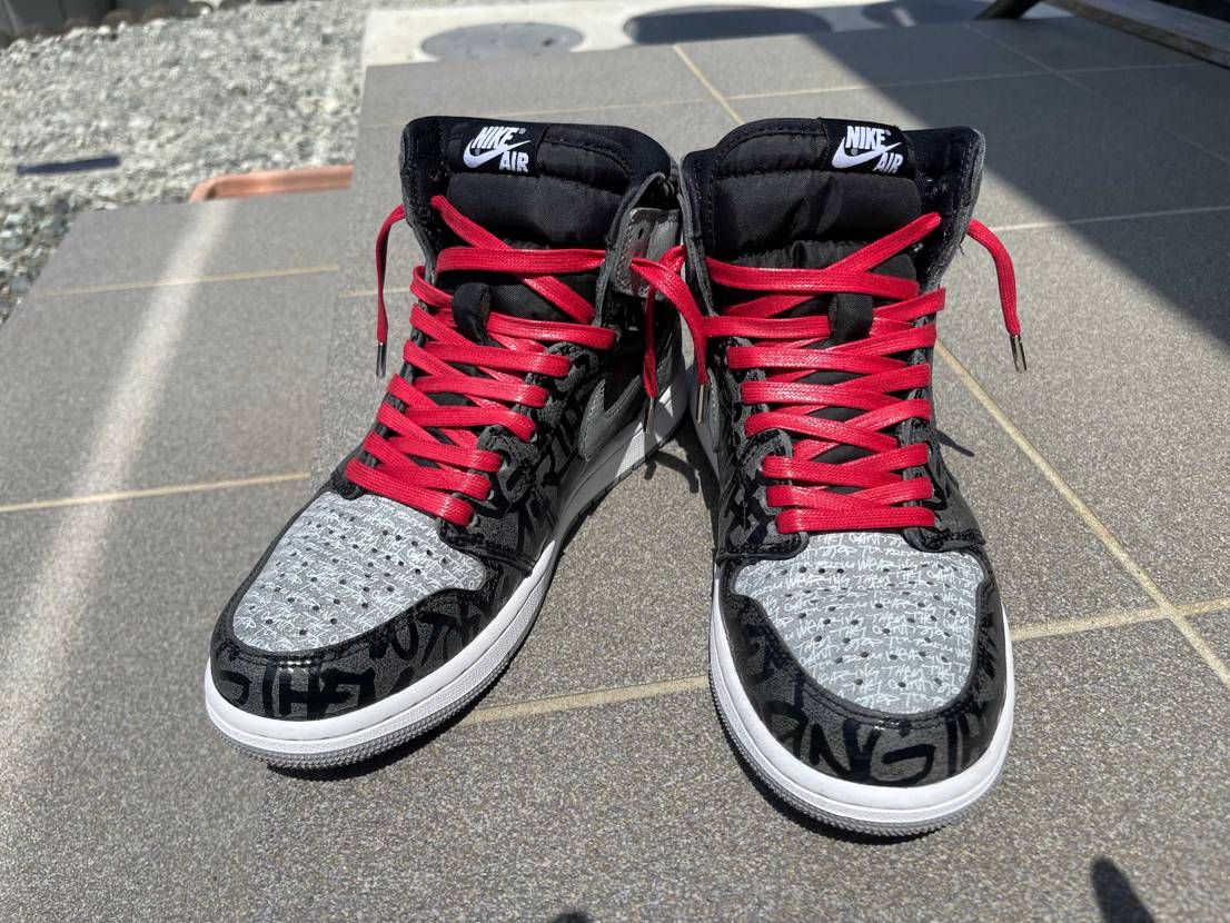 今更の投稿😅
黒紐よりこっちの赤紐の方が映える😁