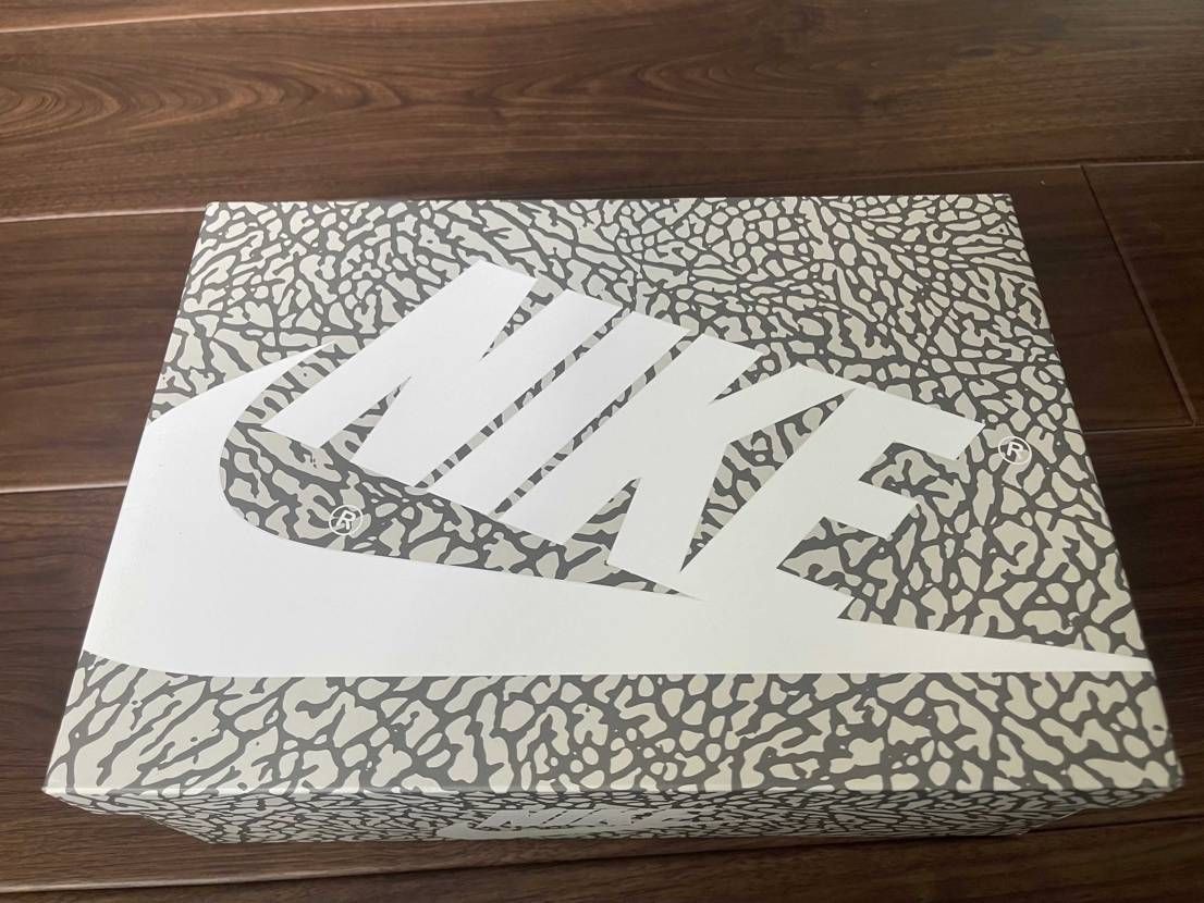 シューレース黒にしよか悩んだけど、ボヤけるから夏っぽくSAXブルーにしてみました