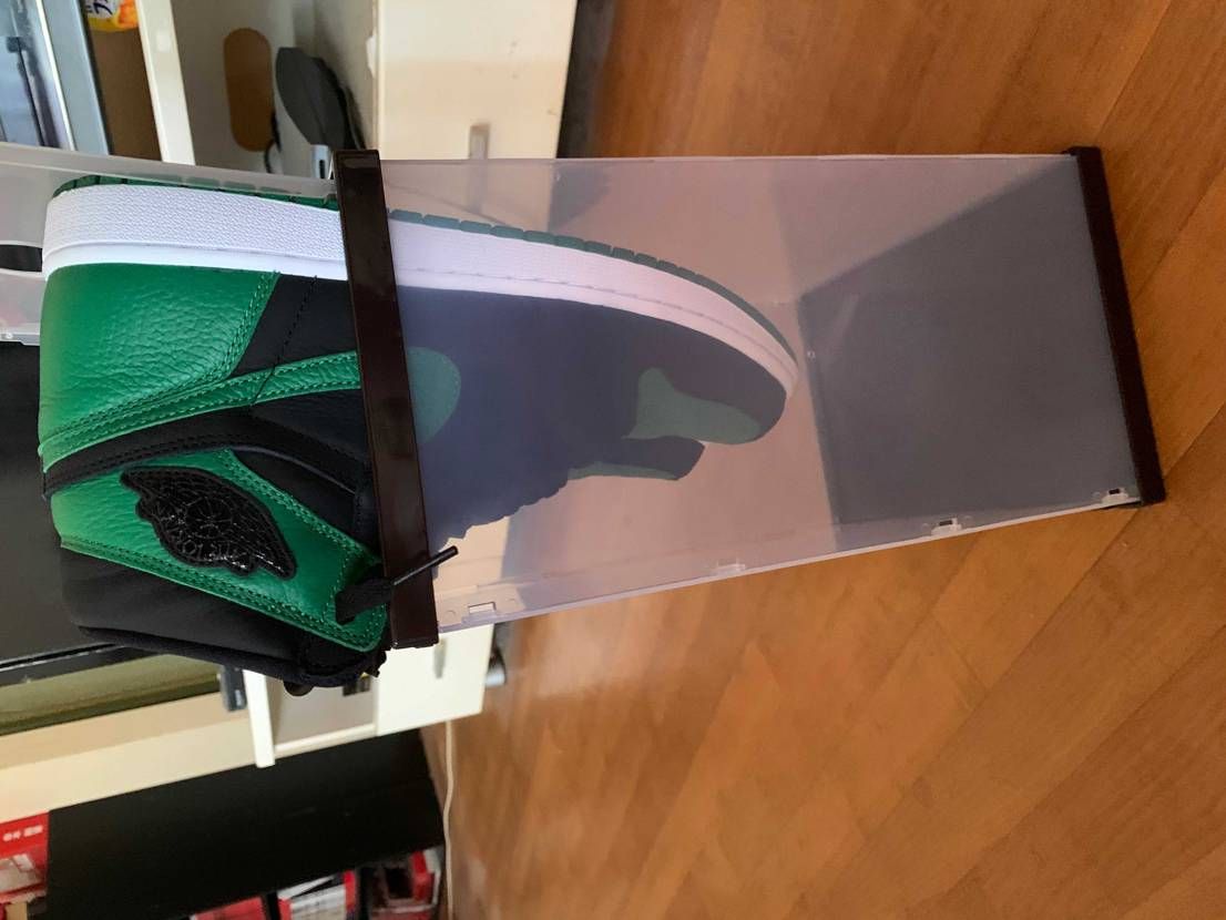 ダイソーのシューズボックス買ったはいいが
ハイカット寝かさないと高さ足りない事