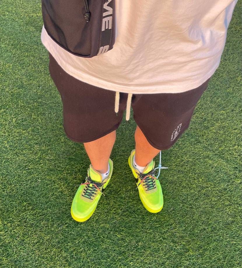 今日は暑かったので、短パンにoff-white×NIKE AF1 volt履きま
